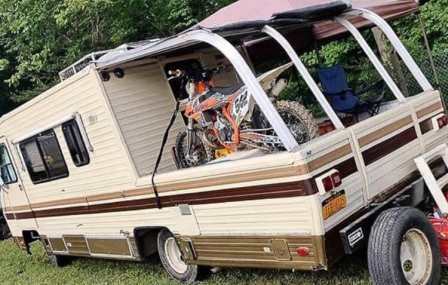 Cross camper